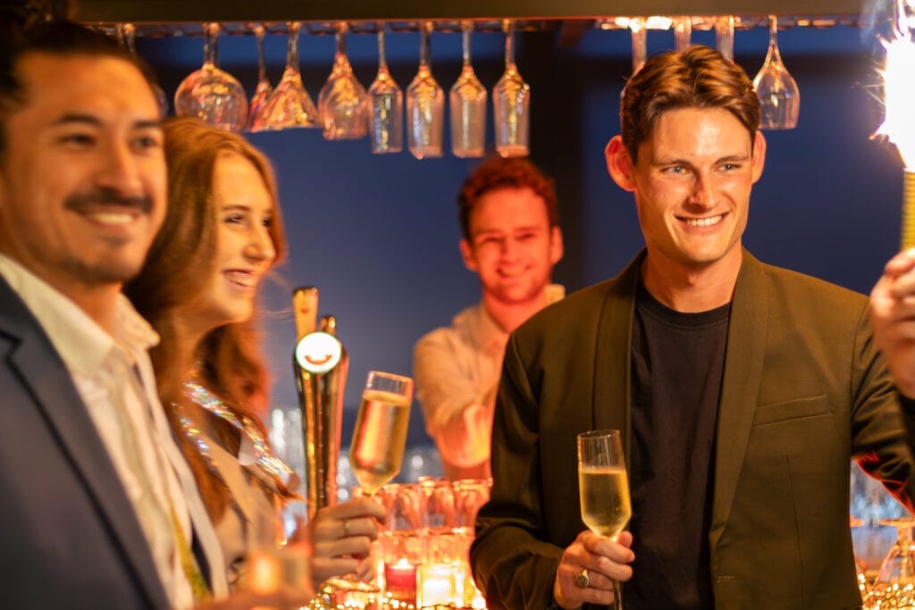 Mensen die een zaaltje huren in Utrecht voor een bedrijfsfeest bij Buurten