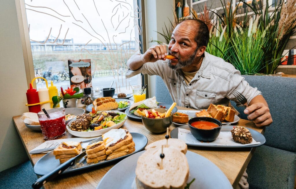 Lunchen bij Buurten in de Bieb