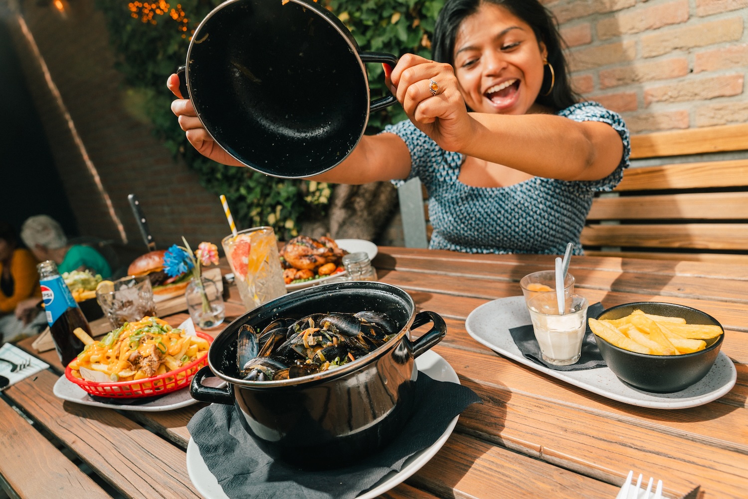 Mosselen eten bij Buurten