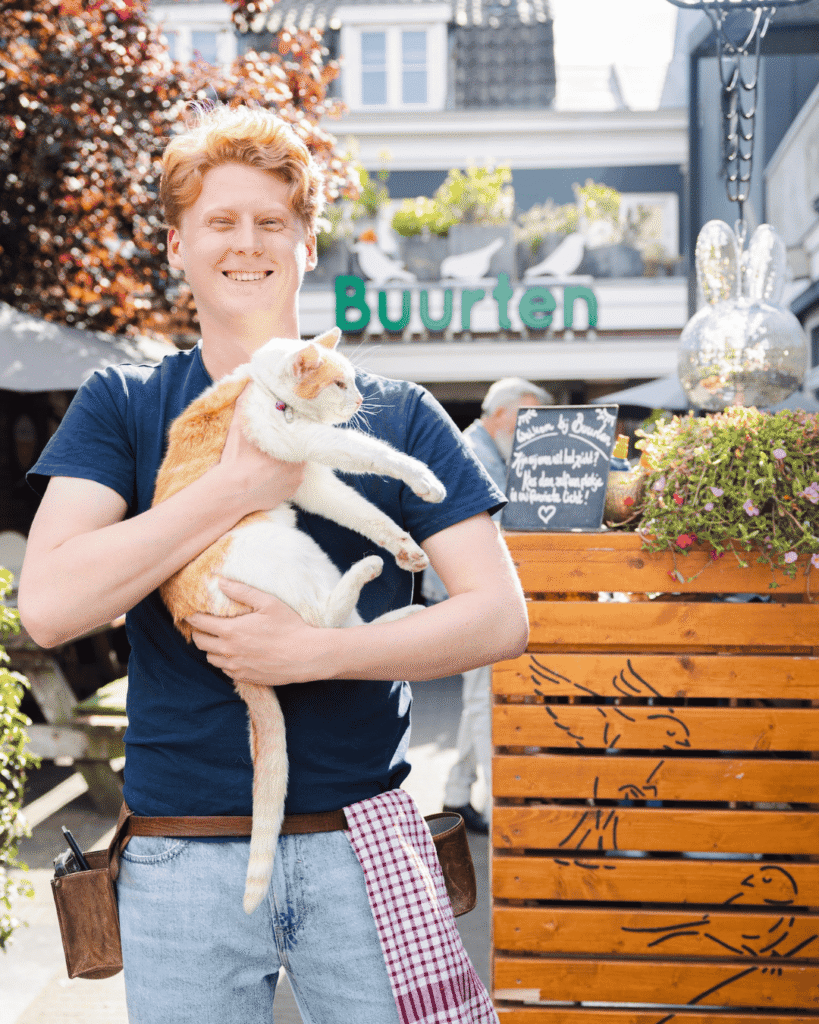 Jasper met Pary in Oost